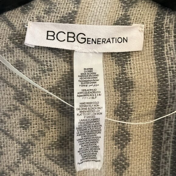 BCBG cream and grey light sweater sleeveless kimono 100% acrylic - Picture 3 of 6